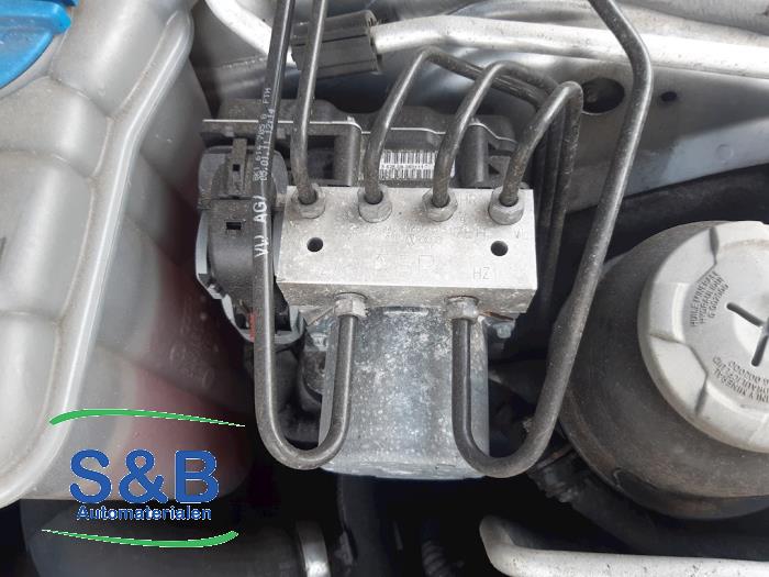 Used ABS pump Audi A5 Sportback (8TA) 2.0 TFSI 16V Price € 275,00 Margin scheme offered by Schaap & Bron