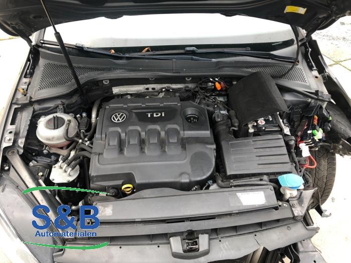 Engine Volkswagen Golf VII 1.6 TDI 16V 04L100090 CLHB