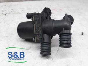 Used Electric heater valve BMW 5 serie (E60) 520i 24V Price € 35,00 Margin scheme offered by Schaap & Bron