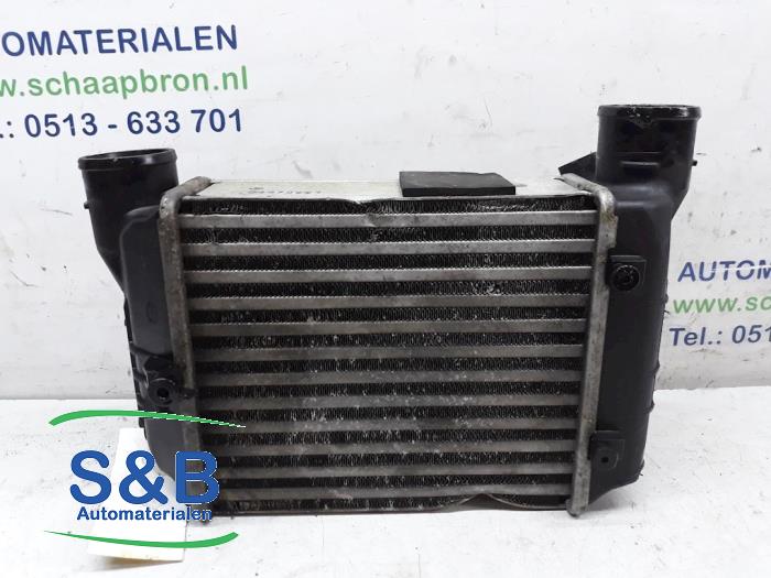 Usados Intercooler Audi A4 Avant Quattro (B7) 1.8 T 20V Precio € 95,00 Norma de margen ofrecido por Schaap & Bron