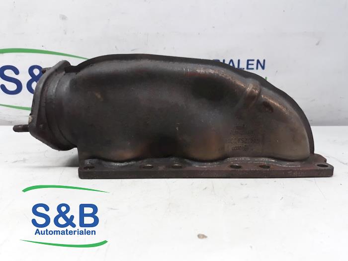Usados Colector de escape Audi A4 (B6) 3.0 V6 30V Precio € 100,00 Norma de margen ofrecido por Schaap & Bron