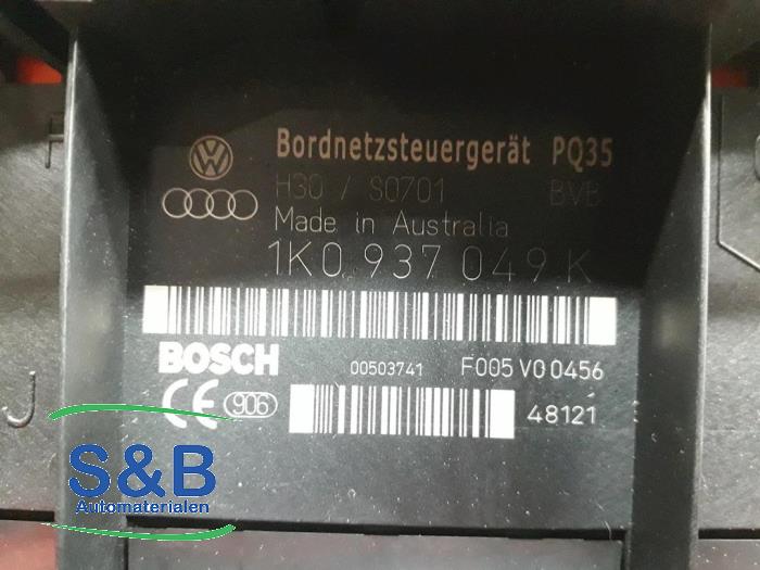 BordSteuergerät van een Volkswagen Golf V (1K1) 1.6 FSI 16V 2004