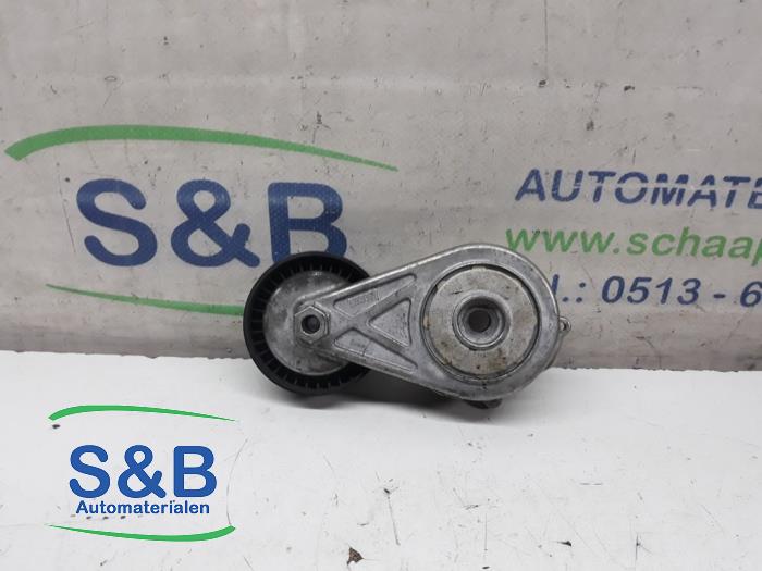 Usados Rodillo tensor correa múltiple Audi A4 (B8) 2.0 TFSI 16V Precio € 25,00 Norma de margen ofrecido por Schaap & Bron