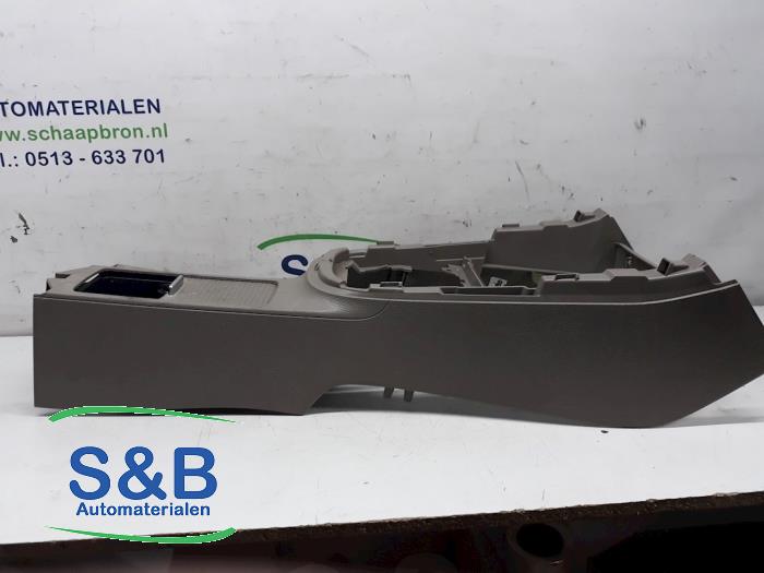 Middle console from a Volkswagen Golf VI (5K1) 1.4 TSI 122 16V 2012