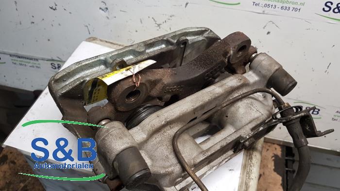 Gebrauchte Bremszange rechts vorne Audi A6 Avant Quattro (C5) 4.2 40V Preis € 150,00 Margenregelung angeboten von Schaap & Bron