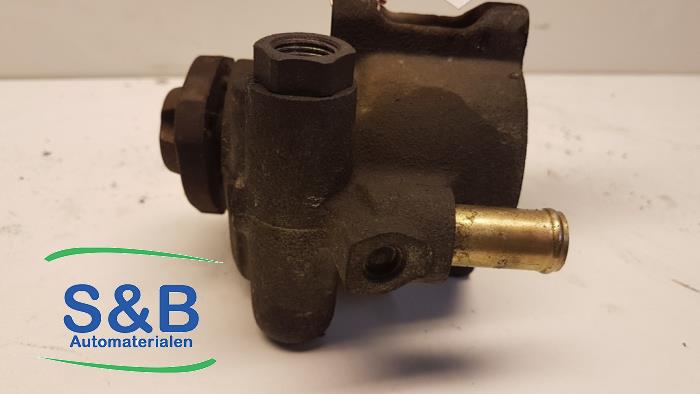 Usagé Pompe de direction Volkswagen Polo III (6N2) 1.4 Prix € 30,00 Règlement à la marge proposé par Schaap & Bron