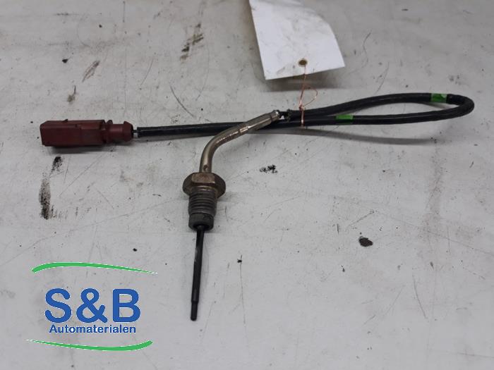Usagé Sensor température d’échappement Skoda Fabia III (NJ3) Prix € 45,00 Règlement à la marge proposé par Schaap & Bron
