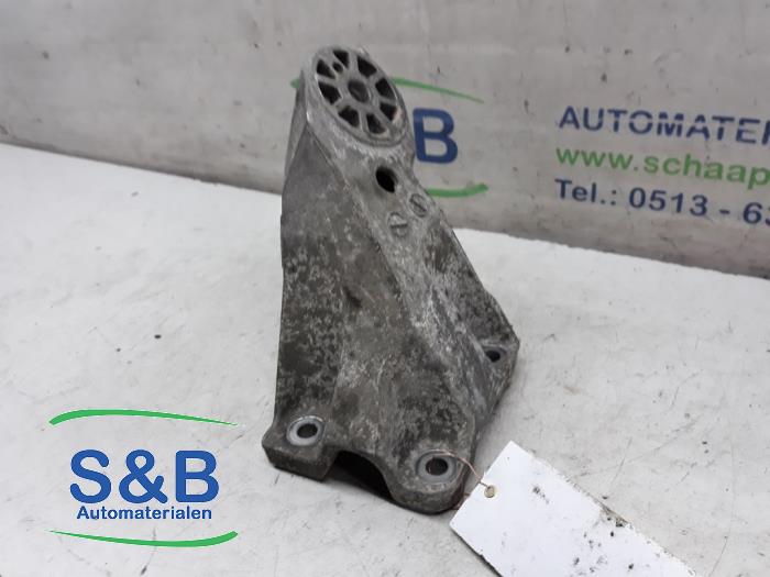 Used Engine mount Audi Q7 (4LB) 3.0 TDI V6 24V Price € 50,00 Margin scheme offered by Schaap & Bron