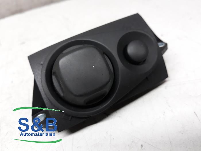 Usados Interruptor Audi Q7 (4LB) 3.0 TDI V6 24V Precio € 35,00 Norma de margen ofrecido por Schaap & Bron