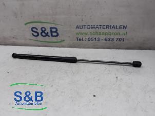 Used Rear gas strut, left Audi A4 Avant (B9) 2.0 TFSI 16V Price € 17,00 Margin scheme offered by Schaap & Bron