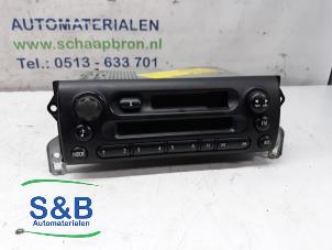 Usagé Radio/Cassette BMW Mini One/Cooper (R50) 1.6 16V Cooper Prix € 35,00 Règlement à la marge proposé par Schaap & Bron