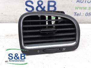 Used Dashboard vent Volkswagen Golf VI (5K1) 1.6 TDI 16V Price € 15,00 Margin scheme offered by Schaap & Bron