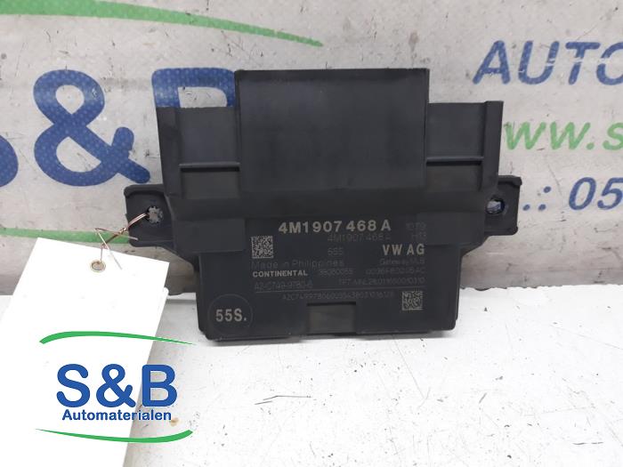 Usados Módulo Gateway Audi A4 Avant (B9) 2.0 TFSI 16V Precio € 75,00 Norma de margen ofrecido por Schaap & Bron