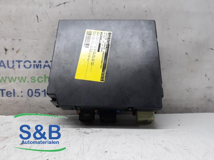 Used Body control computer Volkswagen Golf VI (5K1) 1.6 TDI 16V Price € 100,00 Margin scheme offered by Schaap & Bron