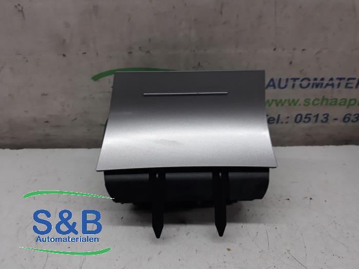 Begagnade Askkopp, fram Skoda Octavia Combi (1Z5) 2.0 TDI PDF Pris € 25,00 Marginaltabell erbjuds av Schaap & Bron