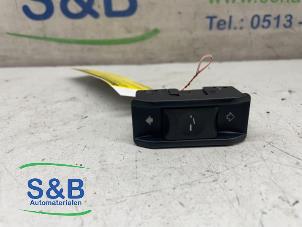 Used Sunroof switch BMW 5 serie (E60) 520i 24V Price € 20,00 Margin scheme offered by Schaap & Bron