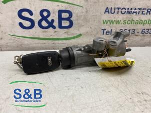 Usados Cerradura de contacto y llave Audi A4 (B7) 2.0 TDI 16V Precio € 30,00 Norma de margen ofrecido por Schaap & Bron