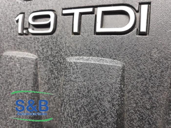 Pokrywa silnika z Audi A3 (8P1) 1.9 TDI 2004