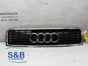Used Grille Audi A4 Avant (B6) 2.0 20V Price € 19,99 Margin scheme offered by Schaap & Bron