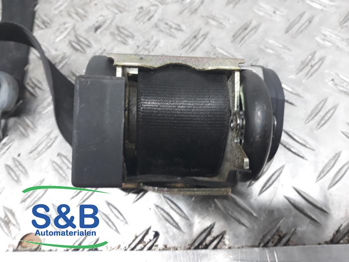 Front seatbelt, right from a Volkswagen Transporter T4 1.9 TD 2000