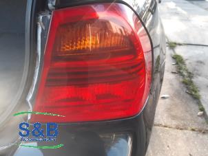 Używane Tylne swiatlo pozycyjne prawe BMW 3 serie (E90) 318i 16V Cena € 25,00 Procedura marży oferowane przez Schaap & Bron