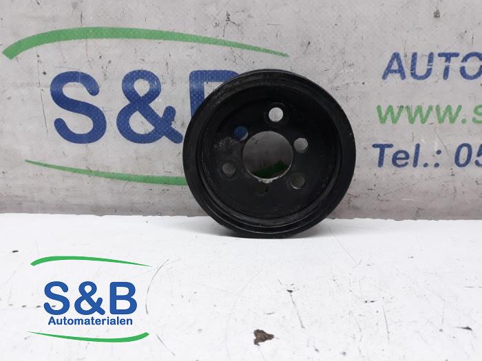 Power steering pump pulley from a Volkswagen Transporter T5 2.0 BiTDI DRF 2011