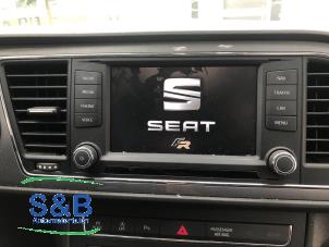 Używane Wyswietlacz jednostki multimedialnej Seat Leon ST (5FF) 1.4 TSI ACT 16V Cena € 849,00 Procedura marży oferowane przez Schaap & Bron