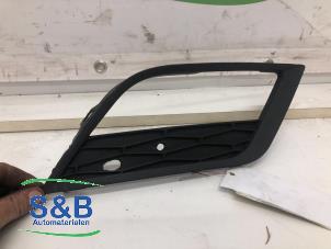 Used Fog light cover plate, right Seat Leon (5FB) 2.0 TDI Ecomotive 16V Price € 25,00 Margin scheme offered by Schaap & Bron