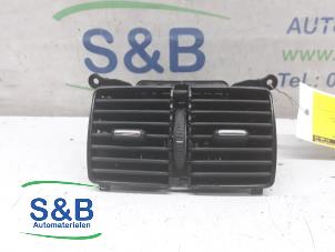 Used Dashboard vent Volkswagen Passat (3C2) 2.0 TFSI 16V Price € 20,00 Margin scheme offered by Schaap & Bron
