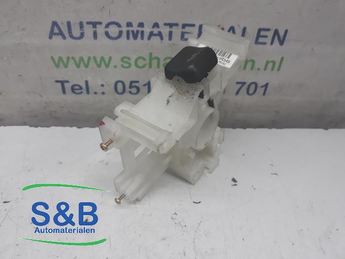 Używane Przelacznik Subaru Forester (SG) 2.0 16V XT Cena € 20,00 Procedura marży oferowane przez Schaap & Bron