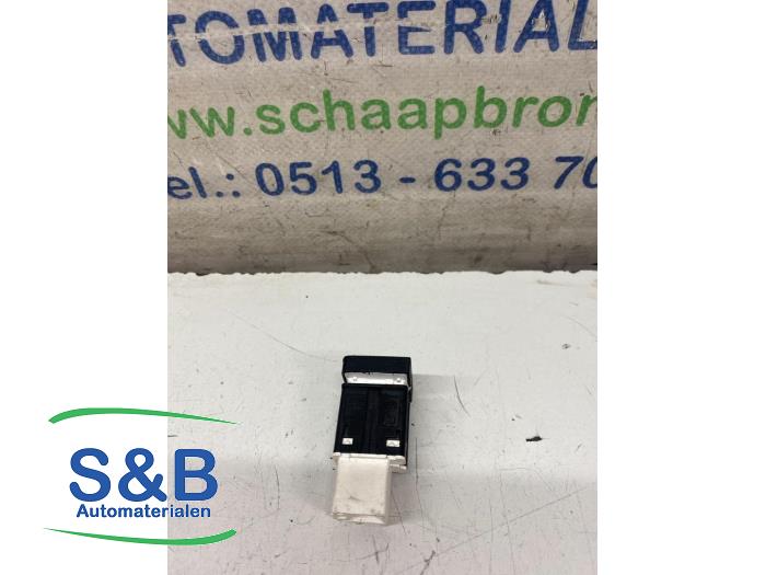 Start/stop switch from a Volkswagen Jetta IV (162/16A) 1.2 TSI 16V 2015