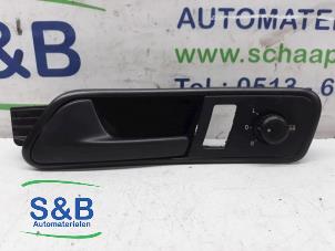 Used Door handle 2-door, left Volkswagen Caddy Combi III (2KB,2KJ) 1.9 TDI Price € 15,00 Margin scheme offered by Schaap & Bron