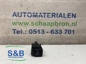 Używane Przelacznik ESP Seat Leon (1P1) 1.9 TDI 105 Cena € 10,00 Procedura marży oferowane przez Schaap & Bron