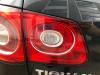 Taillight, left from a Volkswagen Tiguan (5N1/2), 2007 / 2018 1.4 TSI 16V, SUV, Petrol, 1.390cc, 110kW (150pk), FWD, CAVA, 2008-03 / 2011-05, 5N1 2010