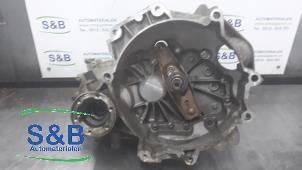 Używane Skrzynia biegów Volkswagen Polo IV (9N1/2/3) 1.2 12V Cena € 250,00 Procedura marży oferowane przez Schaap & Bron
