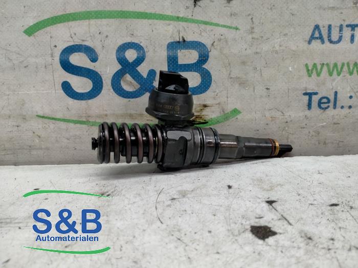Usagé Injecteur (diesel) Volkswagen Passat Variant (3B6) 1.9 TDI 130 Prix € 40,00 Règlement à la marge proposé par Schaap & Bron