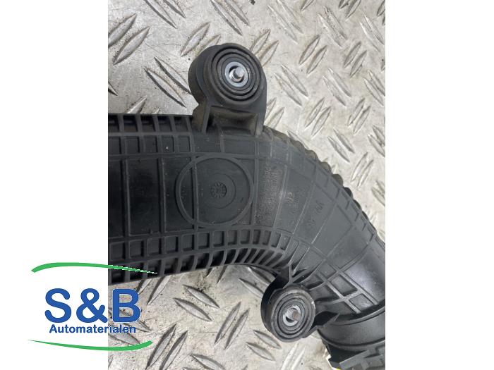 Intercooler Rohr van een Volkswagen Beetle (16AB) 2.0 GSR 16V 2014