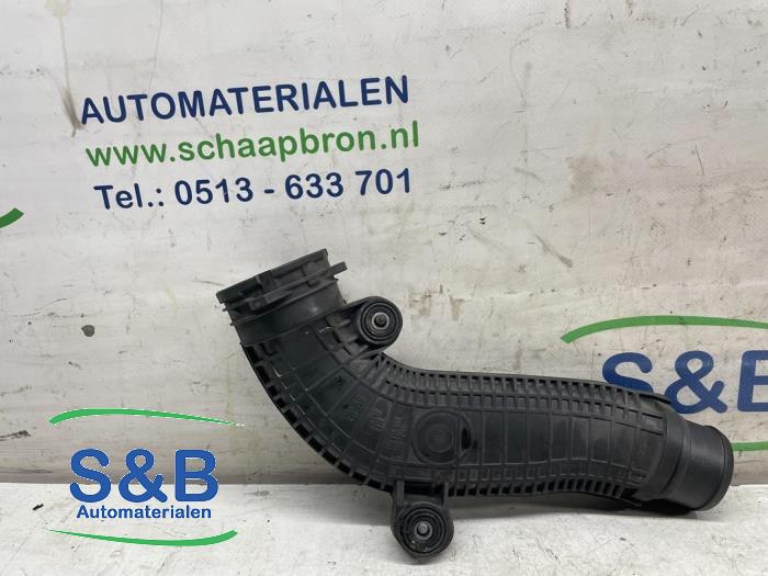 Intercooler Rohr van een Volkswagen Beetle (16AB) 2.0 GSR 16V 2014