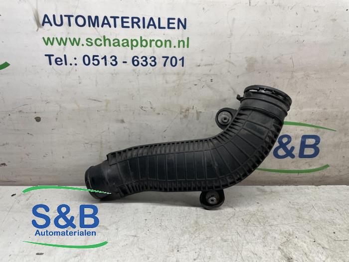 Intercooler Rohr van een Volkswagen Beetle (16AB) 2.0 GSR 16V 2014