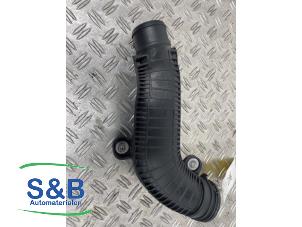 Intercooler Rohr van een Volkswagen Beetle (16AB) 2.0 GSR 16V 2014