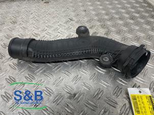 Intercooler Rohr van een Volkswagen Beetle (16AB) 2.0 GSR 16V 2014