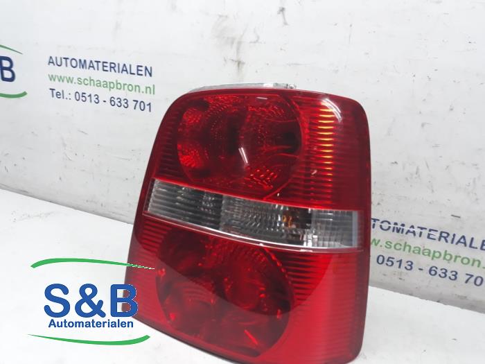 Luz trasera derecha de un Volkswagen Touran (1T1/T2)  2004