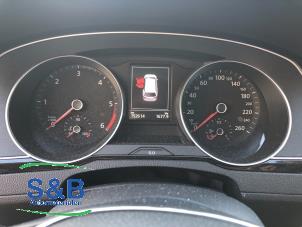 Used Instrument panel Volkswagen Passat Variant (3G5) 1.6 TDI 16V Price € 300,00 Margin scheme offered by Schaap & Bron
