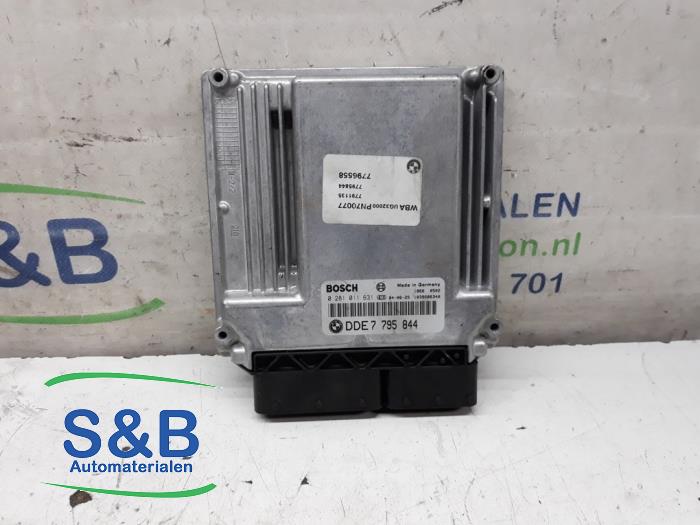 Used Engine management computer BMW 1 serie (E87/87N) 118d 16V Price € 125,00 Margin scheme offered by Schaap & Bron