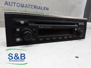 Używane Radio Audi A4 (B5) Cena € 35,00 Procedura marży oferowane przez Schaap & Bron