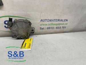Used Vacuum pump (diesel) Volkswagen Caddy IV 1.6 TDI 16V Price € 20,00 Margin scheme offered by Schaap & Bron