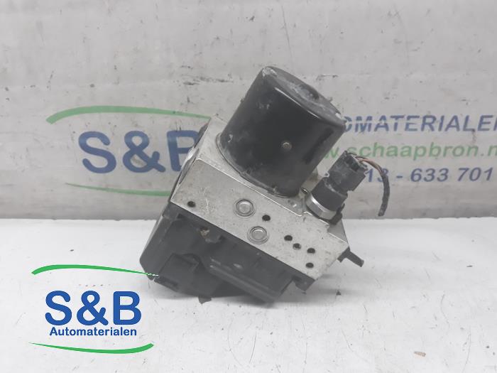 Usagé Pompe ABS Volkswagen Polo IV (9N1/2/3) 1.4 16V Prix € 125,00 Règlement à la marge proposé par Schaap & Bron