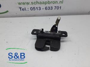 Used Tailgate lock mechanism Volkswagen Golf IV (1J1) 1.6 Price € 10,00 Margin scheme offered by Schaap & Bron