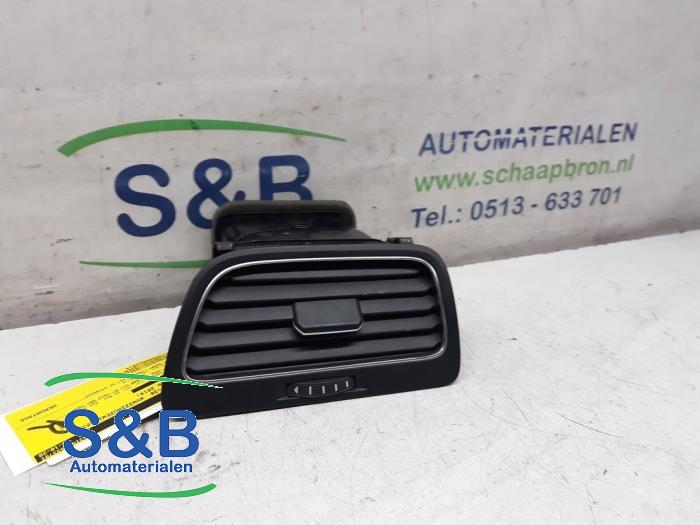 Rejilla de aire de salpicadero de un Volkswagen Golf VII (AUA) 1.6 TDI 16V 2014