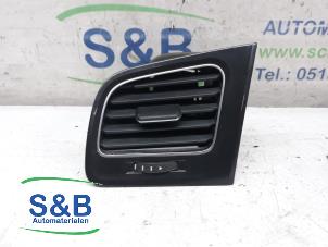 Used Dashboard vent Volkswagen Golf VII (AUA) 1.0 TSI 12V Price € 20,00 Margin scheme offered by Schaap & Bron